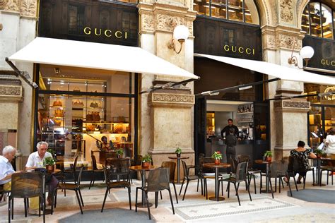 caffè gucci milano galleria vittorio emanuele|Cafe Gucci, Milan .